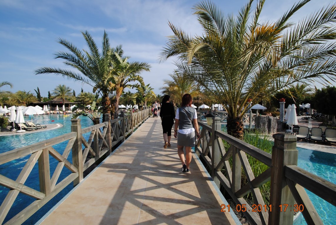 imagini hotel ROYAL WINGS LARA